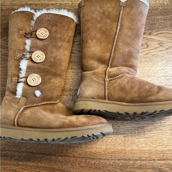 UGG Tan Suede Winter Boots with Fur Lining - Picture 1 of 8
